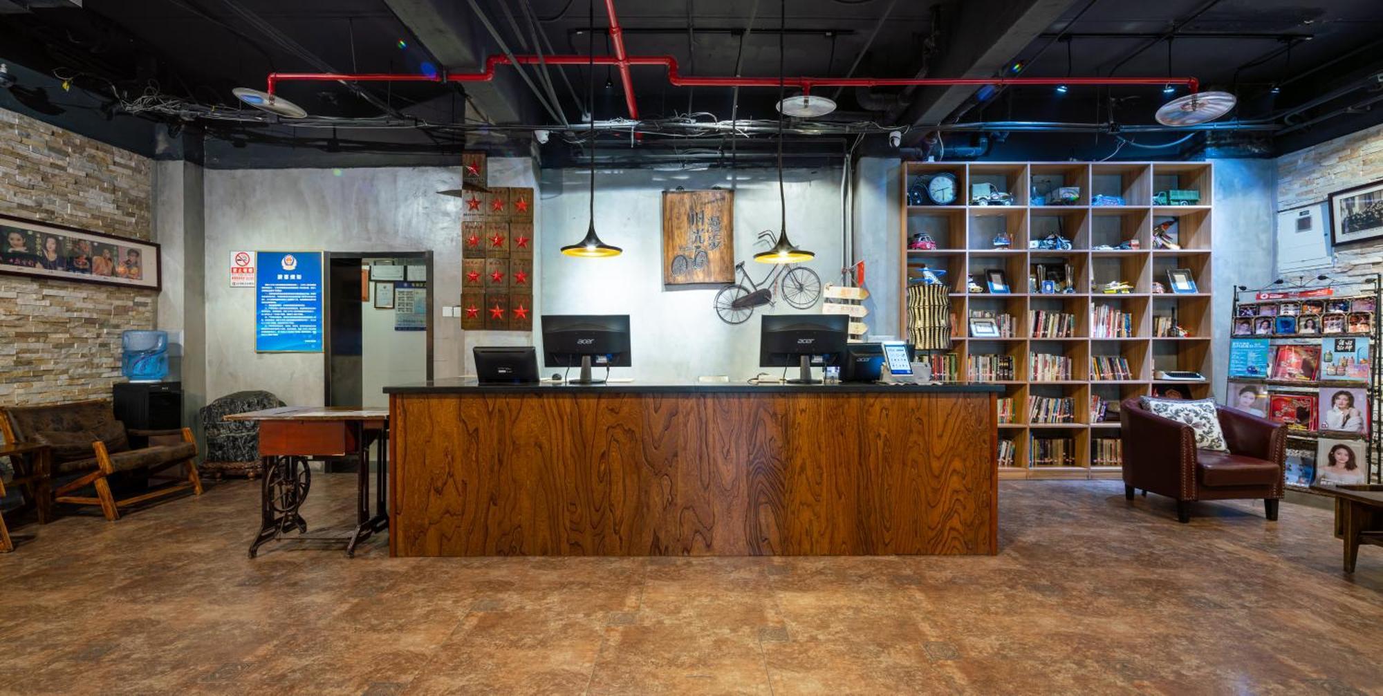 Nost Algia Hotel - Near Beijing Yonghe Lama Temple, Ghost Street, Beihai Park, Jingshan Park, Drum Tower, Houhai Bar Street, Tian'Anmen Square, Located In Beijing Traditional Hutongs, 5 Minutes Away From Subway, Free Laundry Serive Экстерьер фото