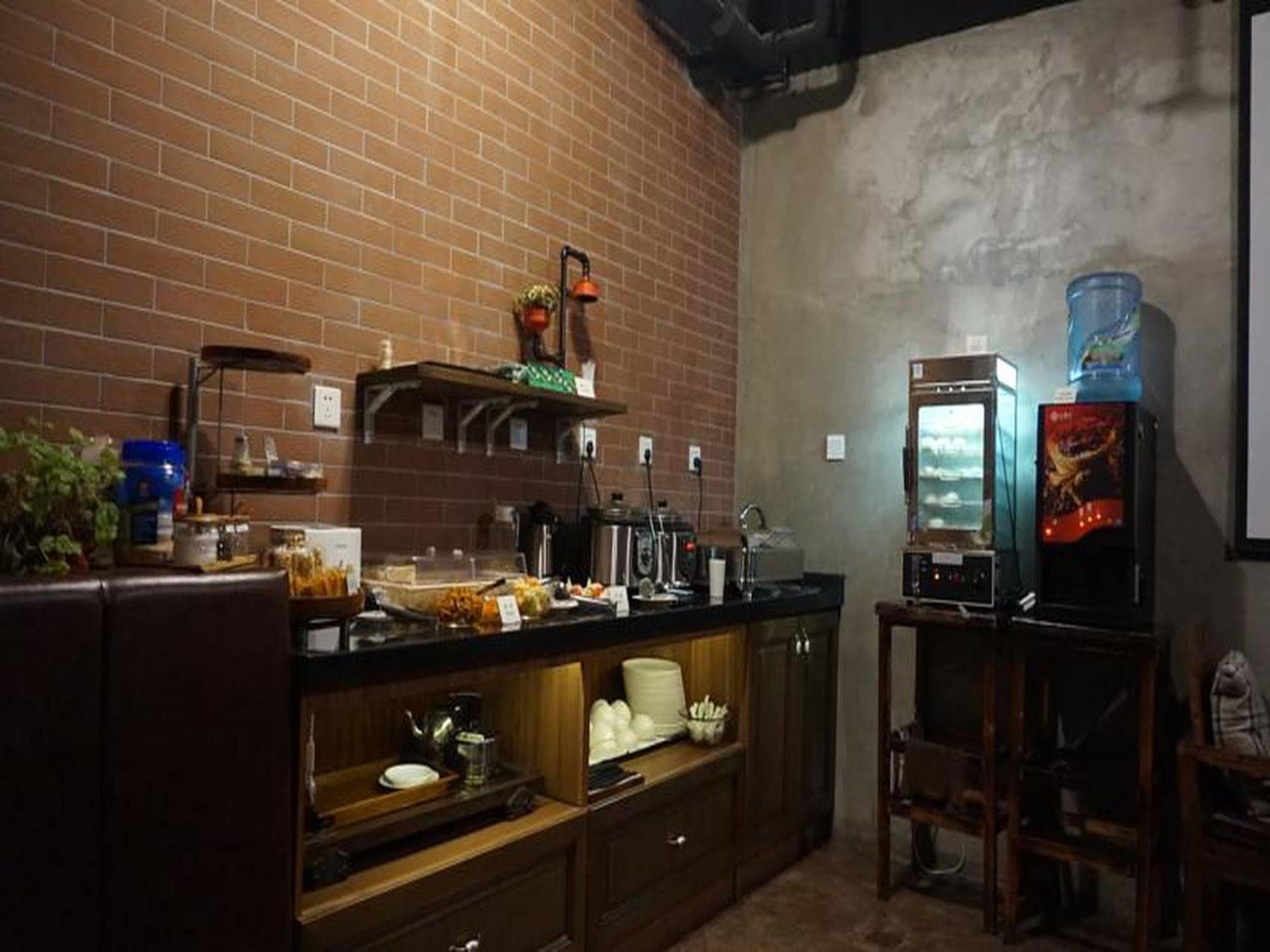 Nost Algia Hotel - Near Beijing Yonghe Lama Temple, Ghost Street, Beihai Park, Jingshan Park, Drum Tower, Houhai Bar Street, Tian'Anmen Square, Located In Beijing Traditional Hutongs, 5 Minutes Away From Subway, Free Laundry Serive Экстерьер фото