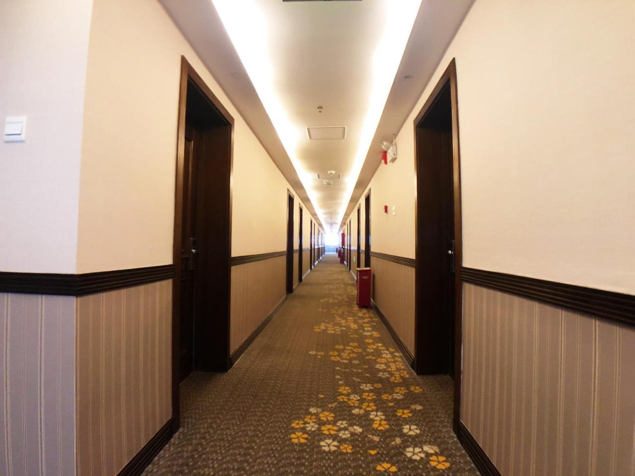 Nost Algia Hotel - Near Beijing Yonghe Lama Temple, Ghost Street, Beihai Park, Jingshan Park, Drum Tower, Houhai Bar Street, Tian'Anmen Square, Located In Beijing Traditional Hutongs, 5 Minutes Away From Subway, Free Laundry Serive Экстерьер фото
